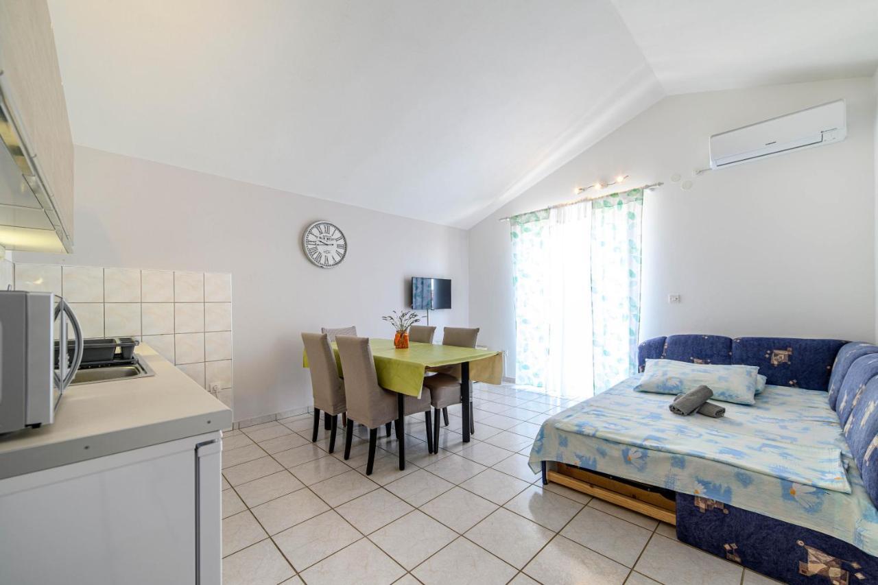 Apartman Maslina ชิเบนิก ภายนอก รูปภาพ