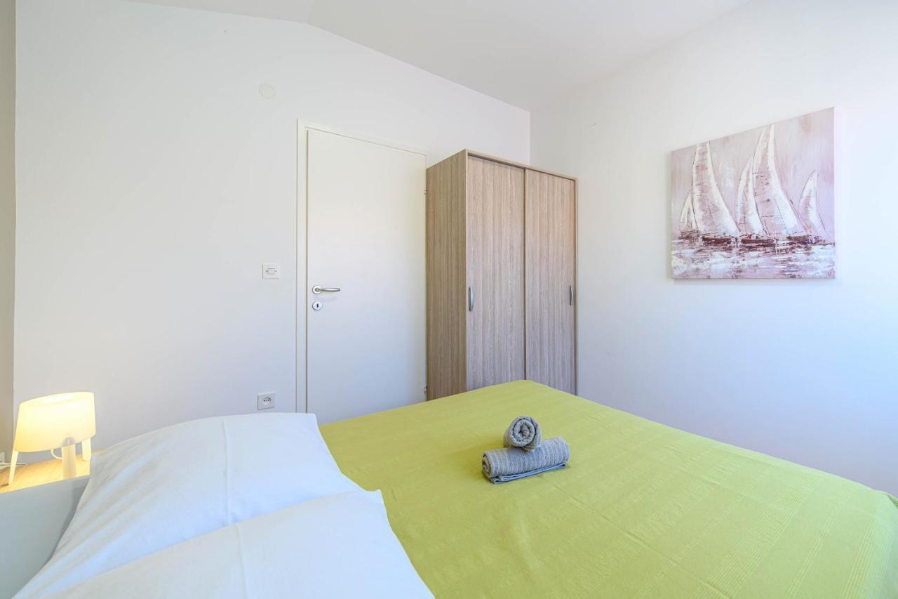 Apartman Maslina ชิเบนิก ภายนอก รูปภาพ