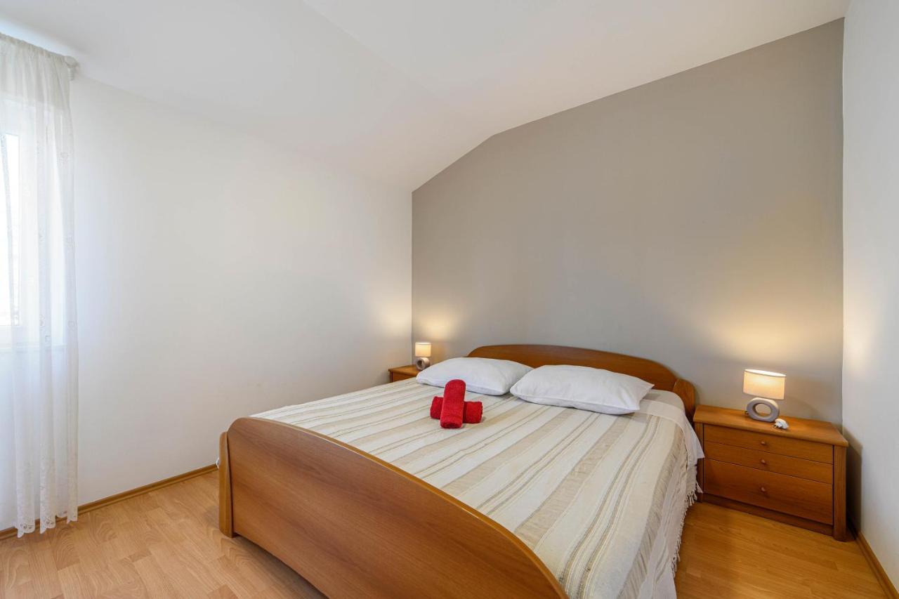 Apartman Maslina ชิเบนิก ภายนอก รูปภาพ