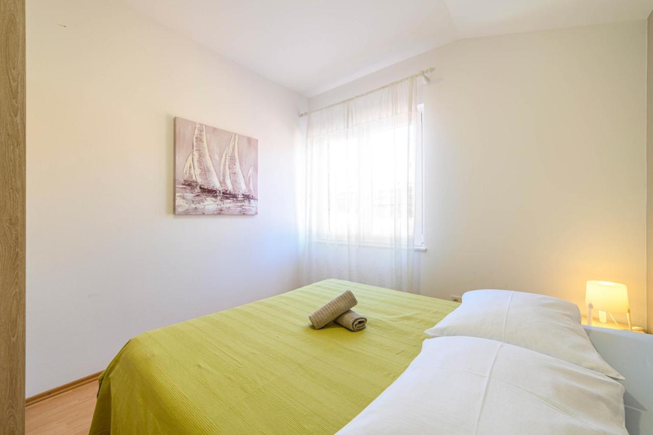 Apartman Maslina ชิเบนิก ภายนอก รูปภาพ