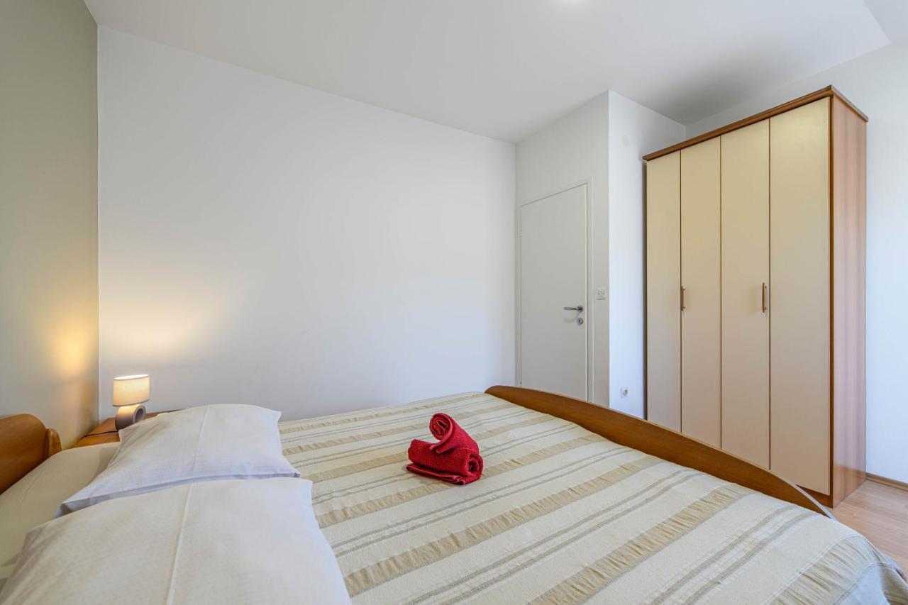 Apartman Maslina ชิเบนิก ภายนอก รูปภาพ