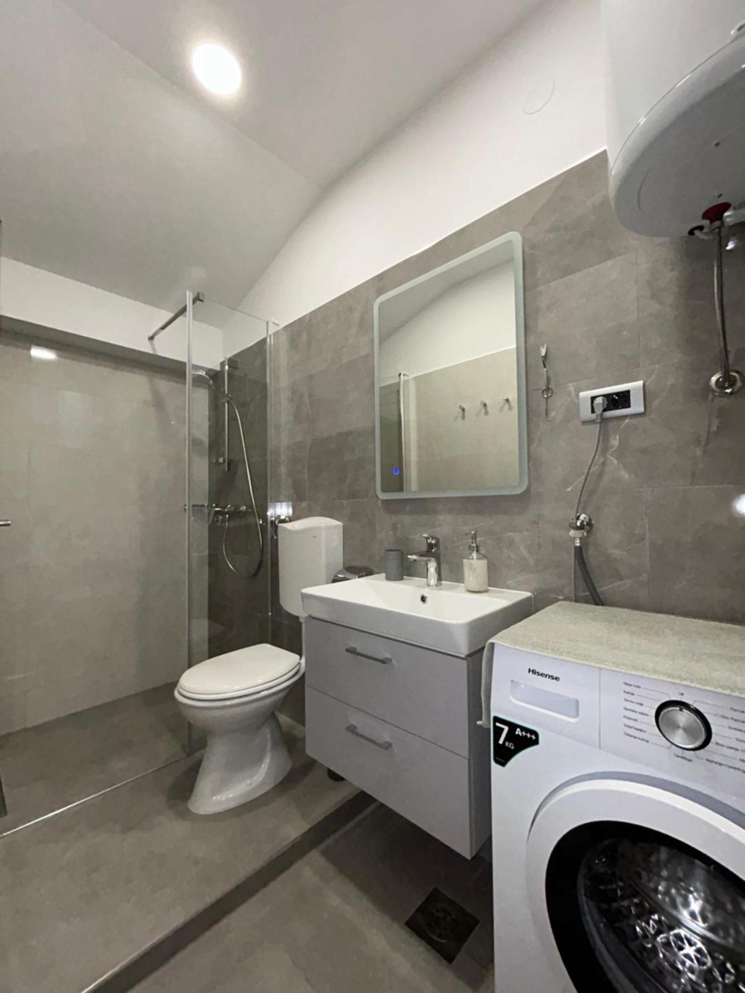 Apartman Maslina ชิเบนิก ภายนอก รูปภาพ
